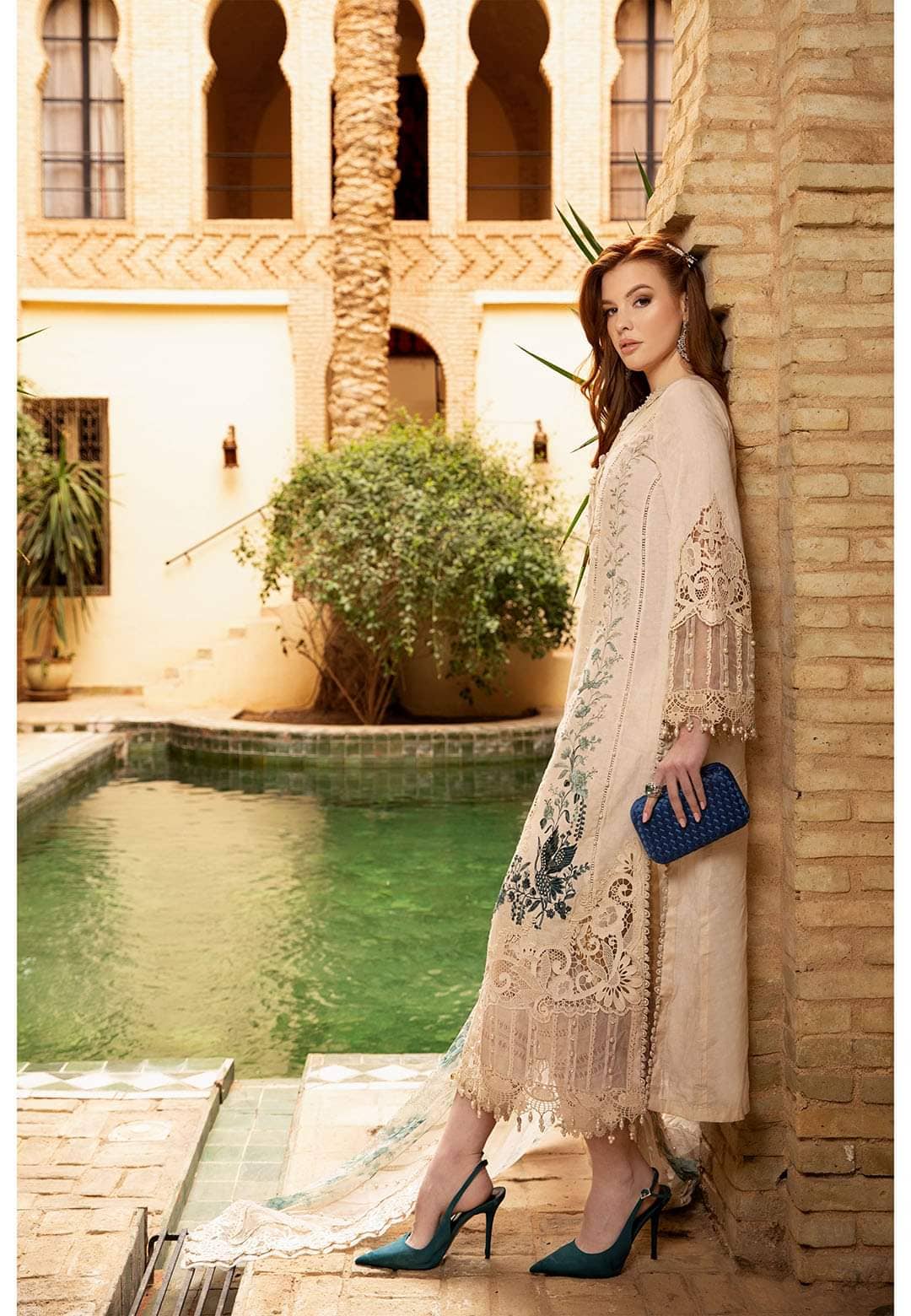 img_maria_b_lawn_24_awwal_boutique