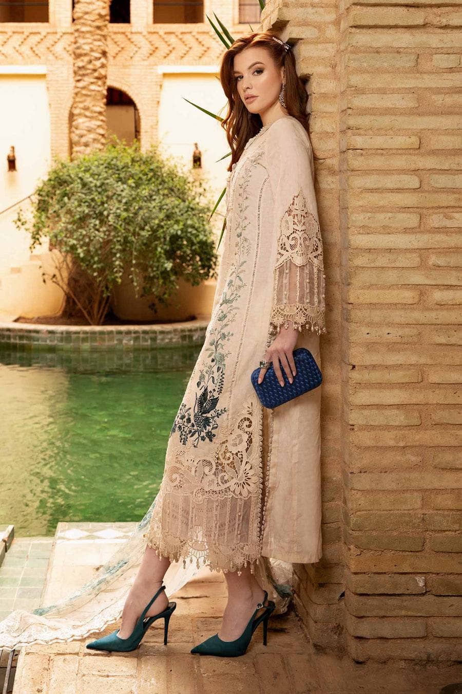 img_maria_b_lawn_24_awwal_boutique