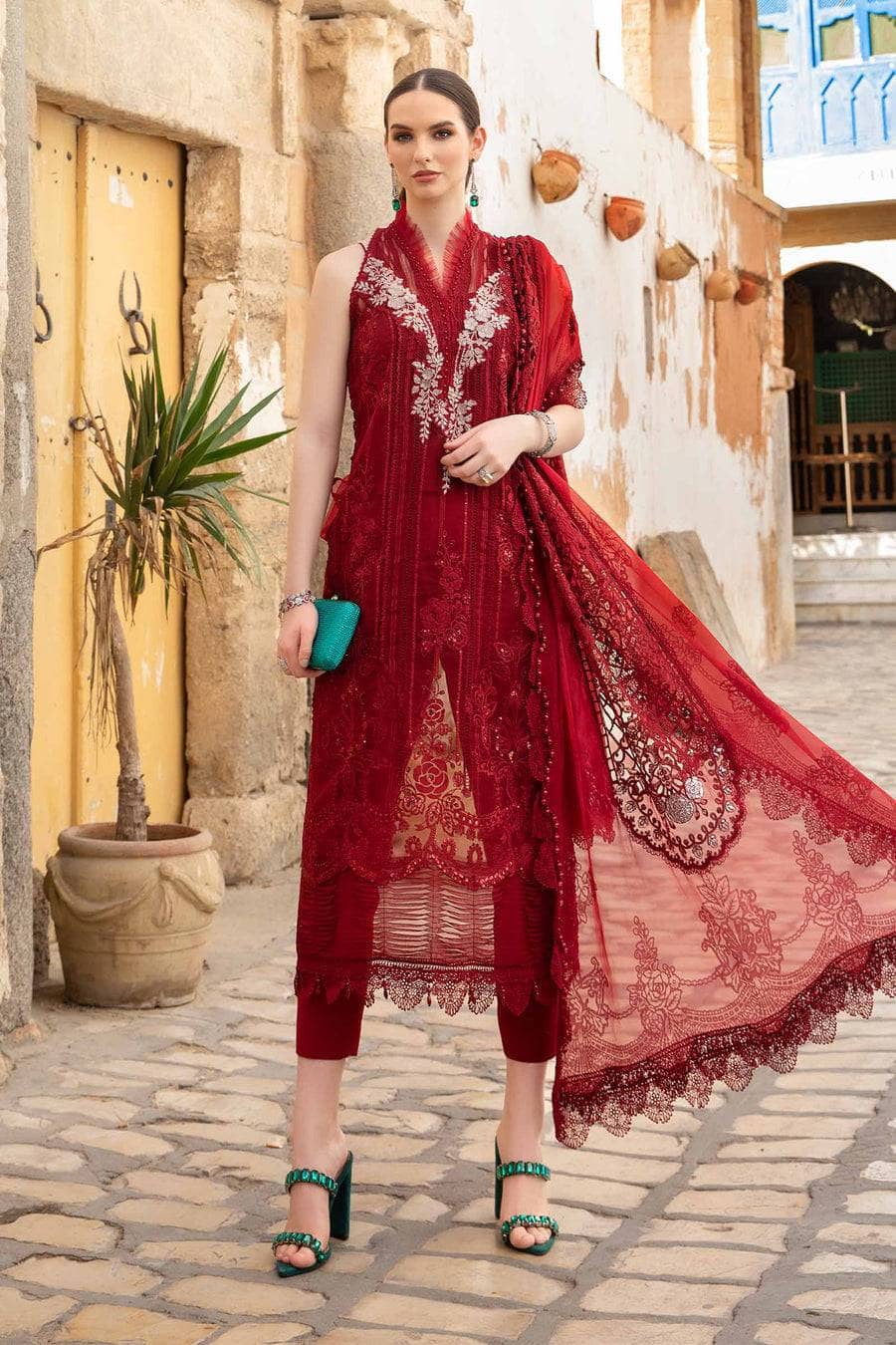 img_maria_b_lawn_24_awwal_boutique