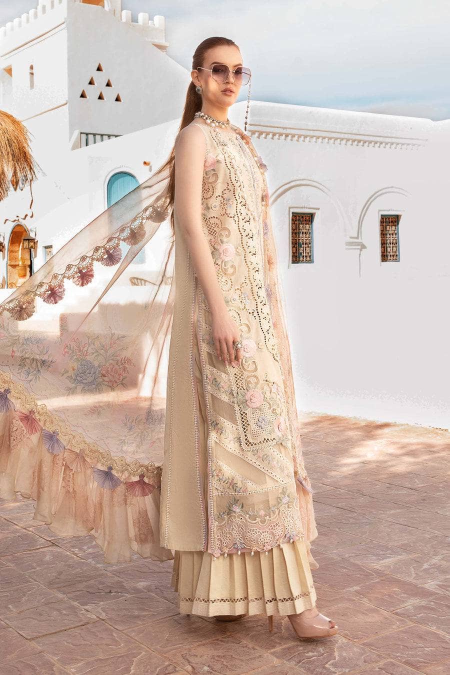 img_maria_b_lawn_24_awwal_boutique