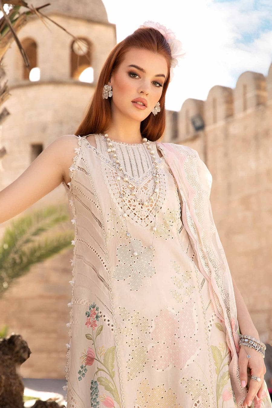 img_maria_b_lawn_24_awwal_boutique