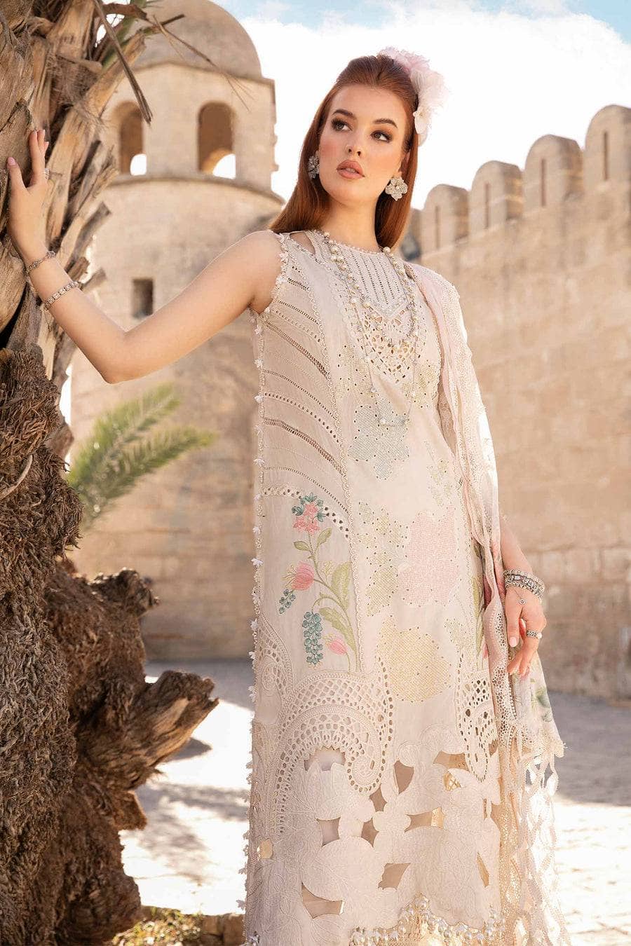 img_maria_b_lawn_24_awwal_boutique