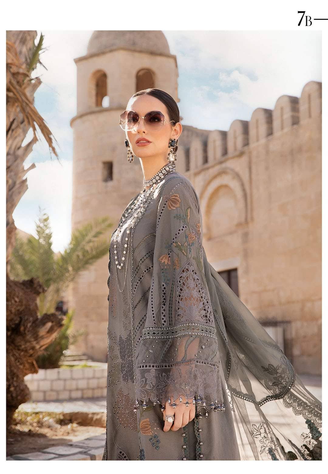img_maria_b_lawn_24_awwal_boutique