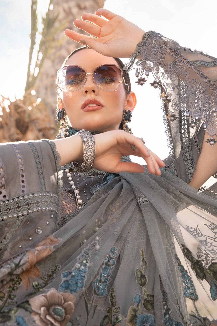 img_maria_b_lawn_24_awwal_boutique