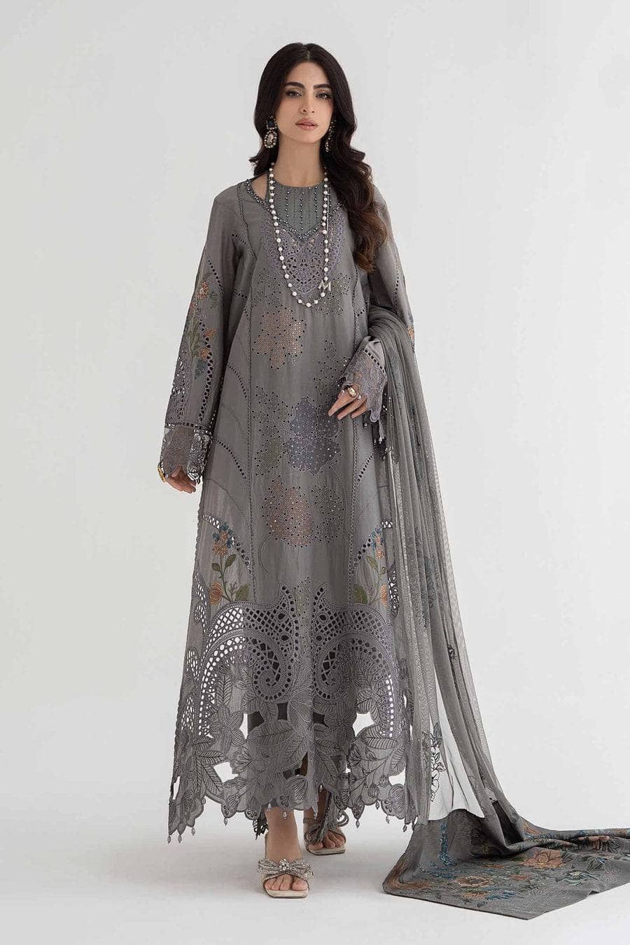 img_maria_b_lawn_24_awwal_boutique