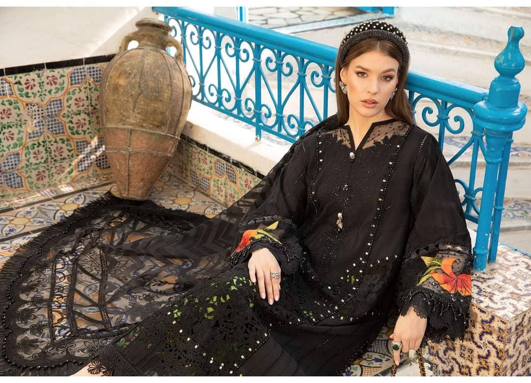 img_maria_b_lawn_24_awwal_boutique