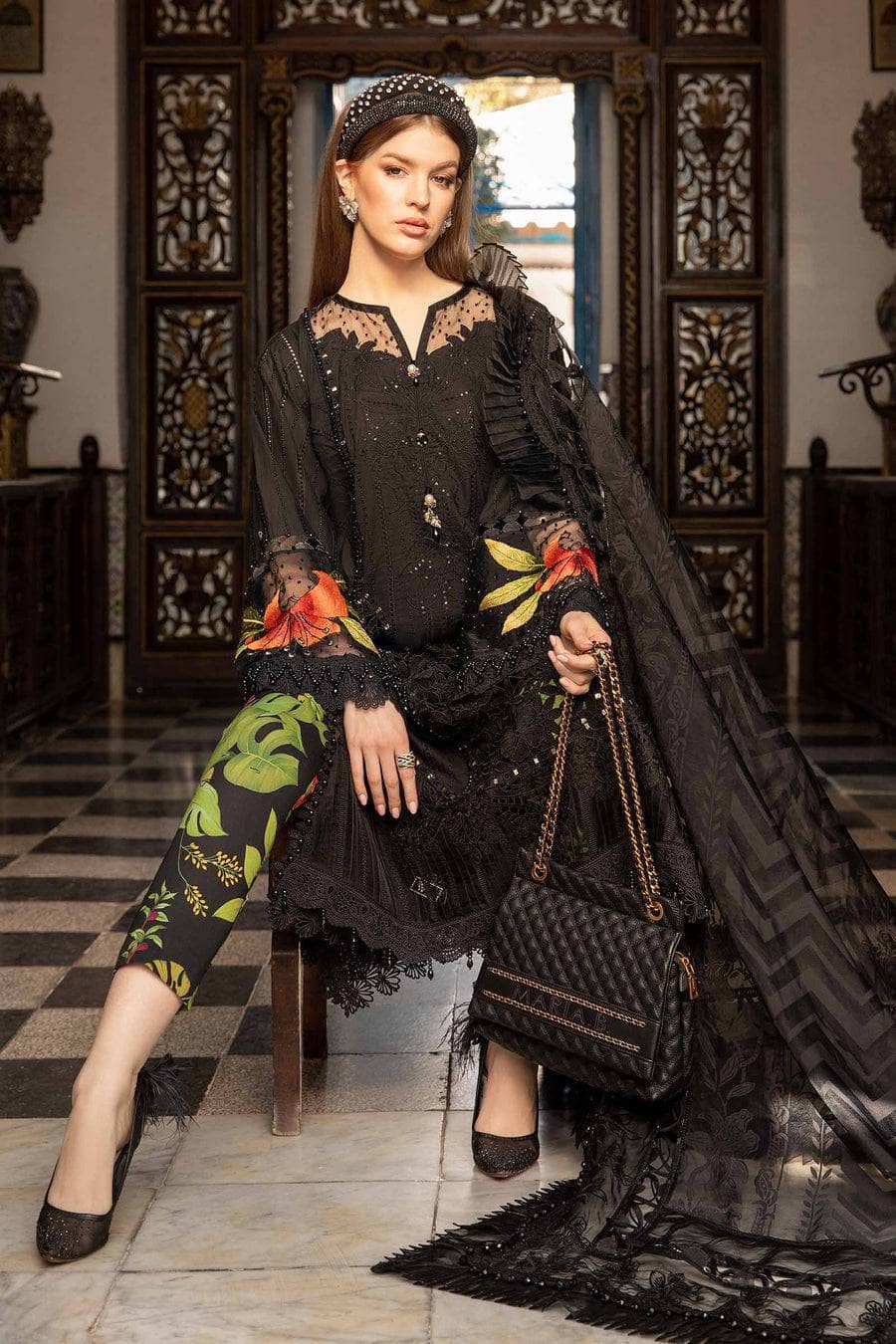 img_maria_b_lawn_24_awwal_boutique