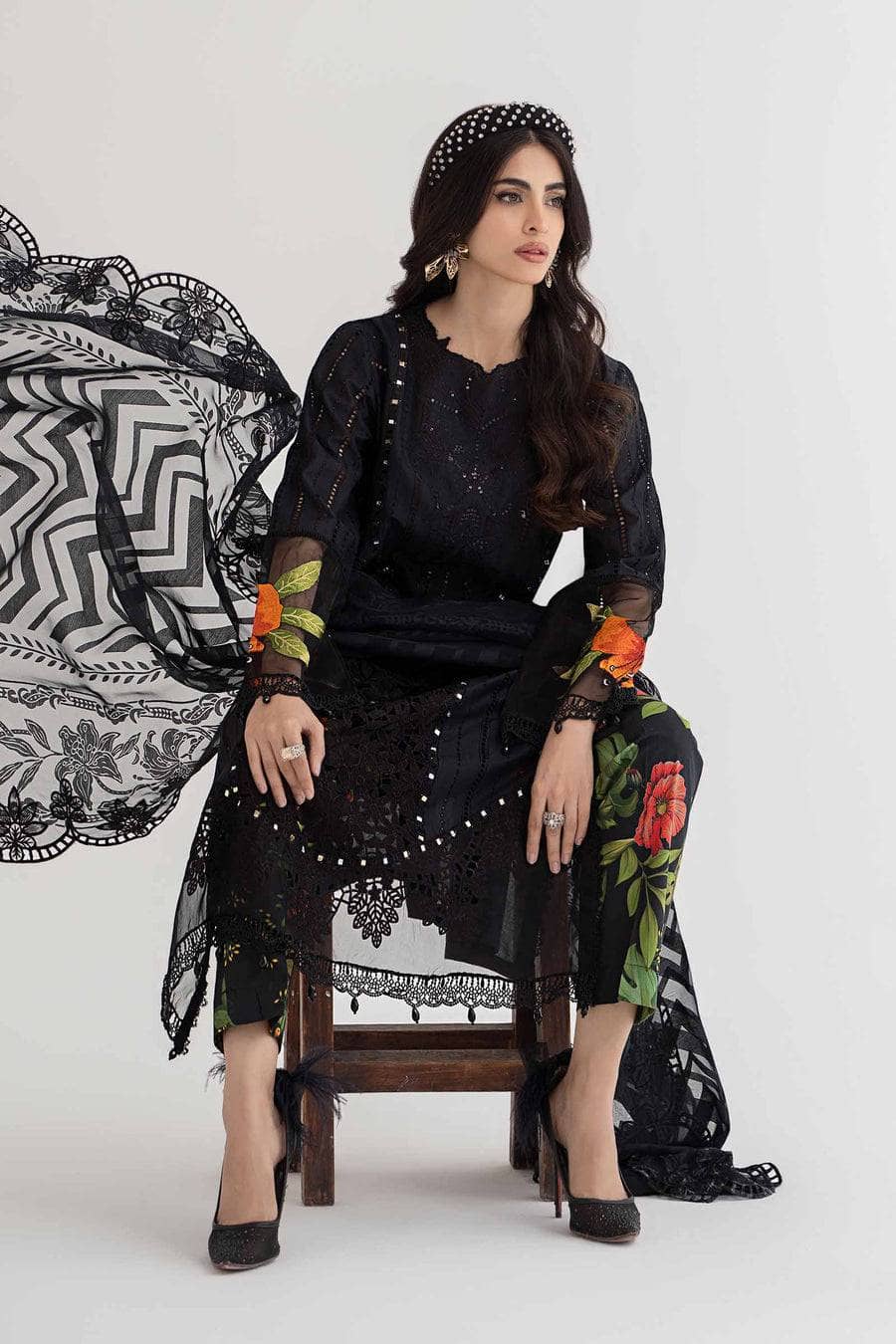 img_maria_b_lawn_24_awwal_boutique