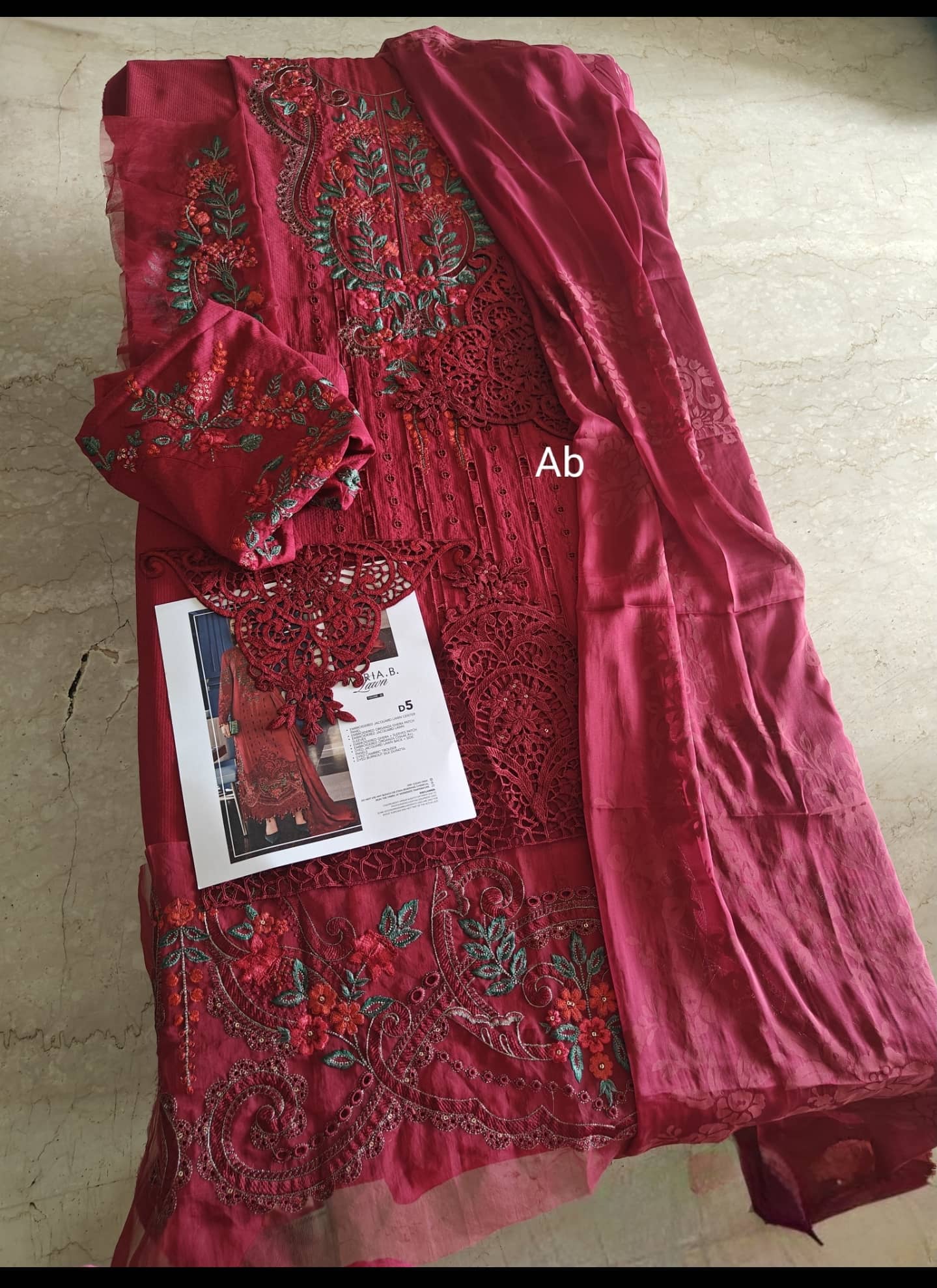 Open Open Pic/Maria B Eid Lawn 26/Vol 2/D-05/Red