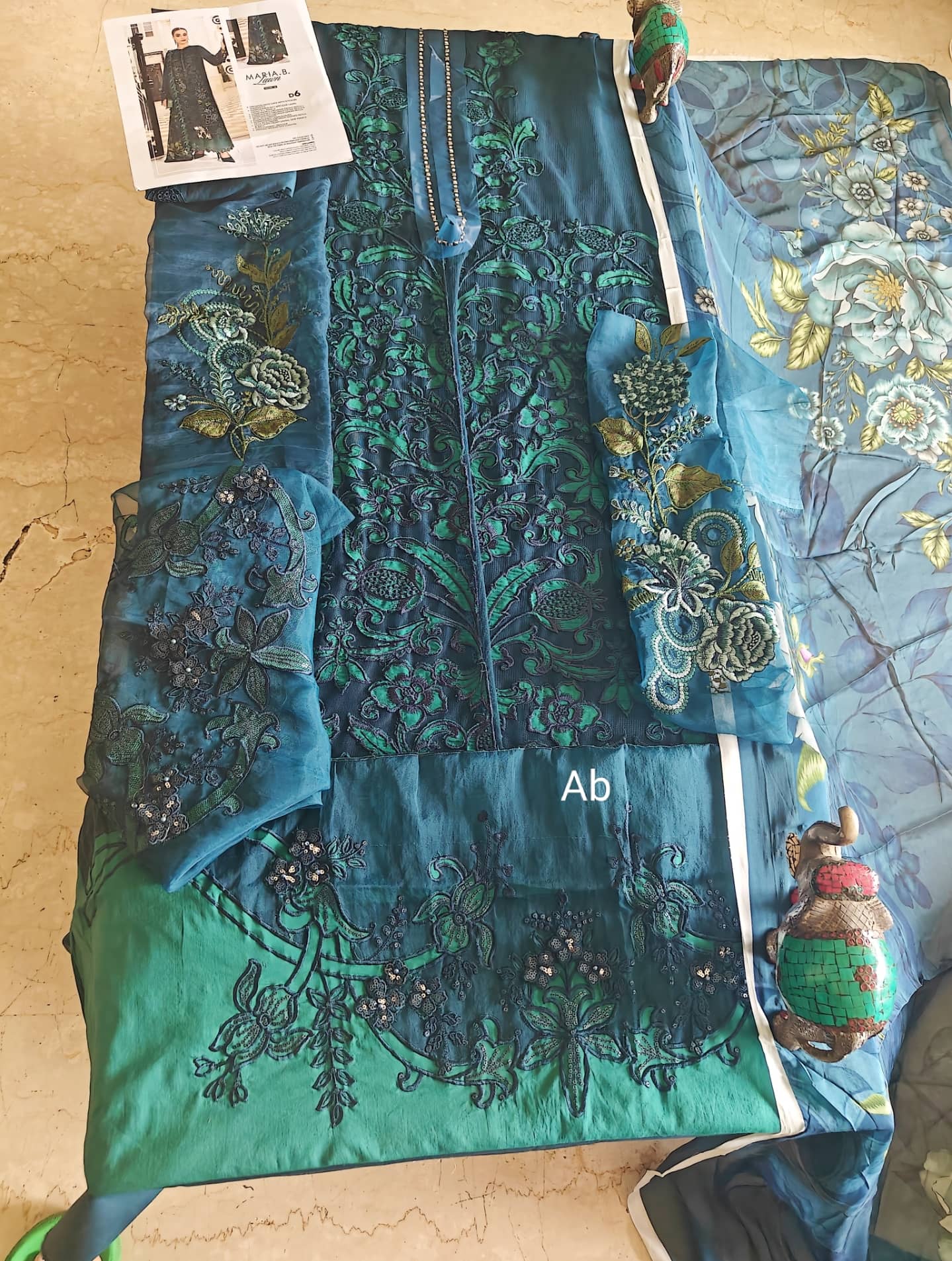 img_maria_b_eid_lawn_awwal_boutique