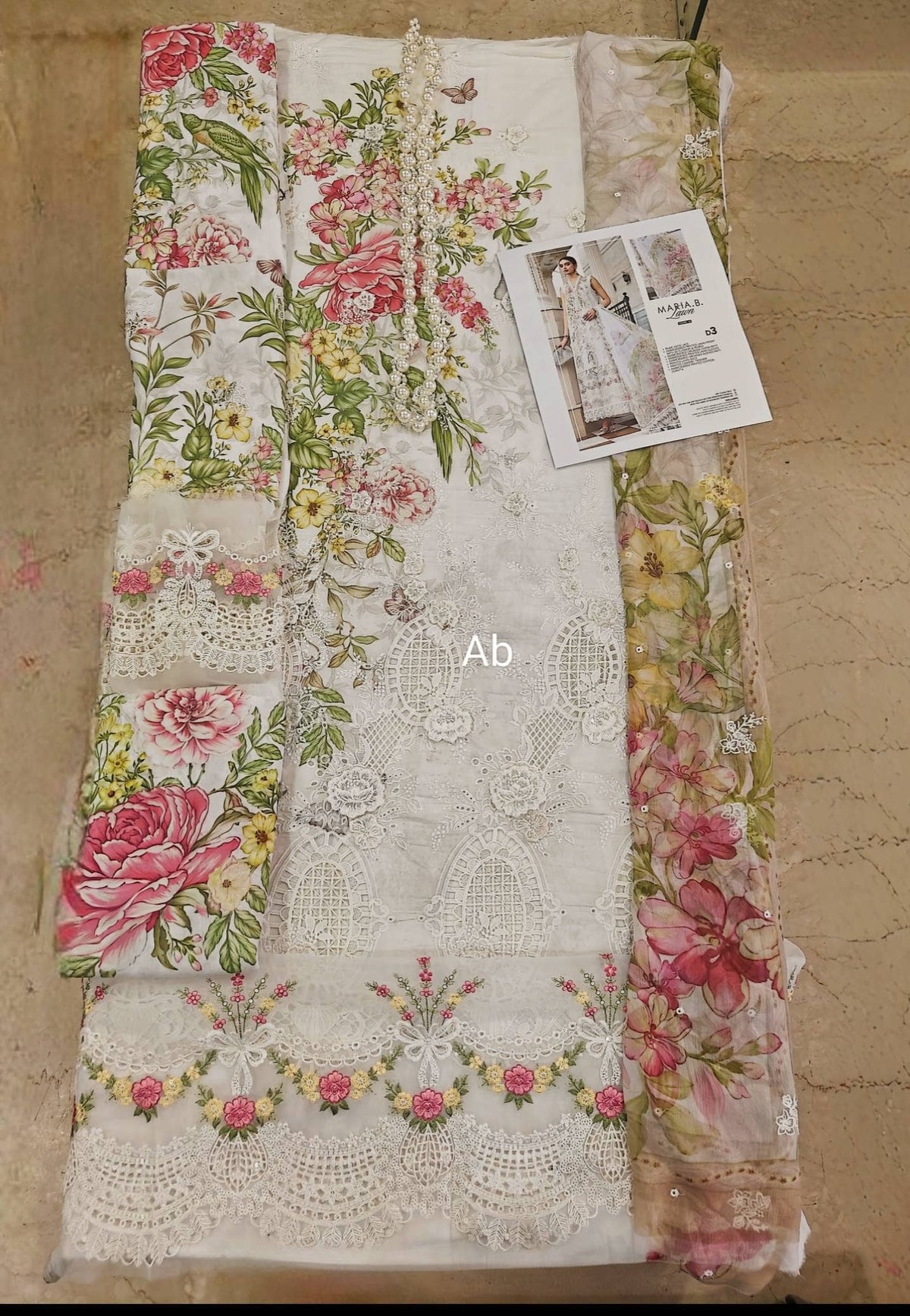 img_maria_b_lawn_awwal_boutique