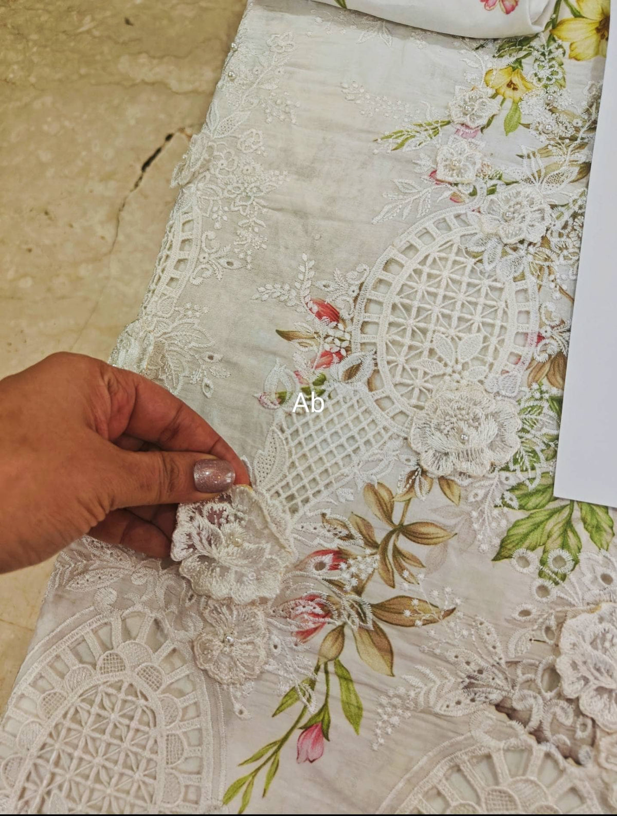 Open Pic/Hot🔥Seller‼️ Maria B Luxury Lawn 26/Vol 2/D-03/Off White