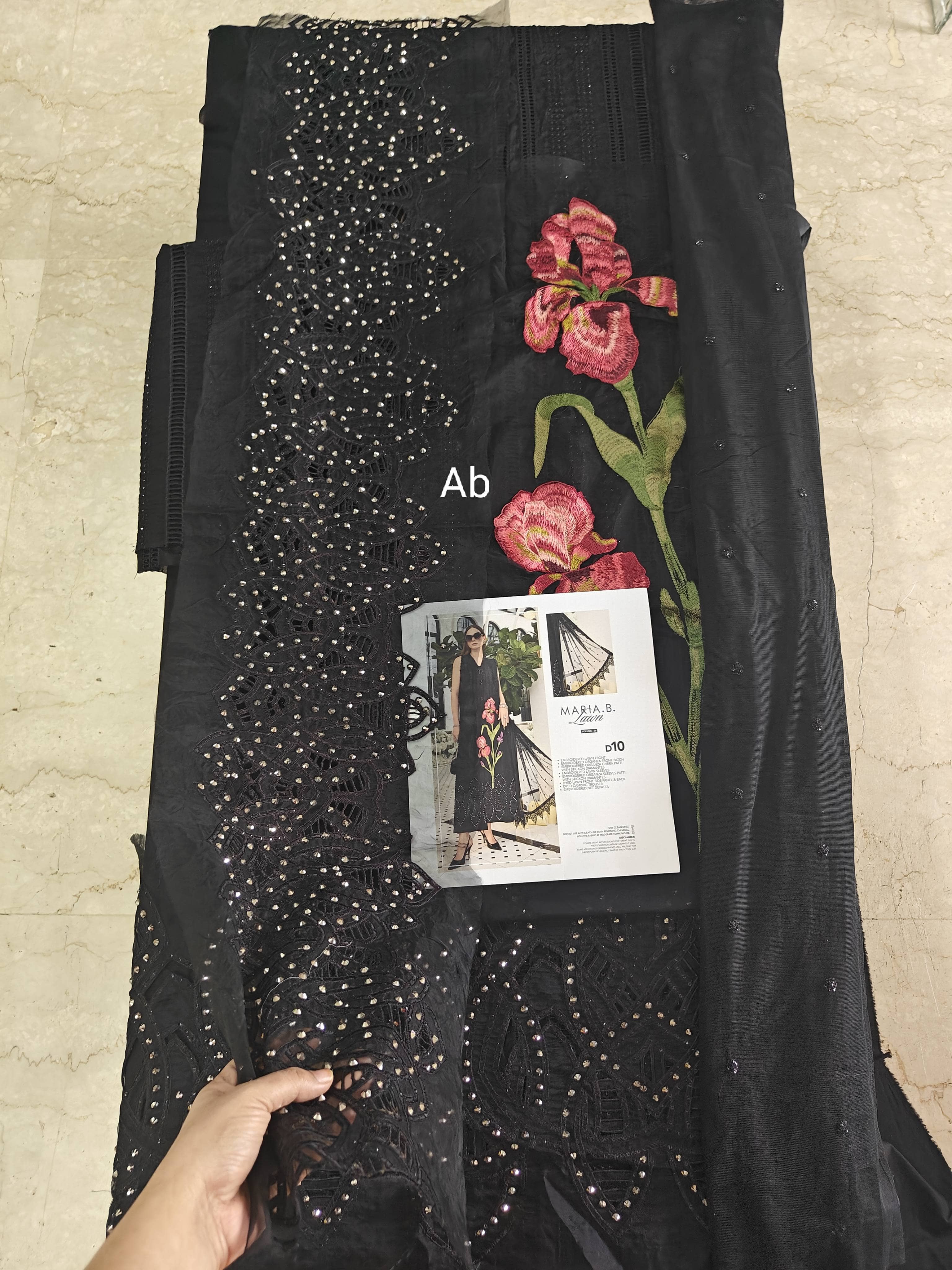Open Pic/Hot🔥Seller‼️ Maria B Luxury Lawn 26/Vol 2/D-10/Black