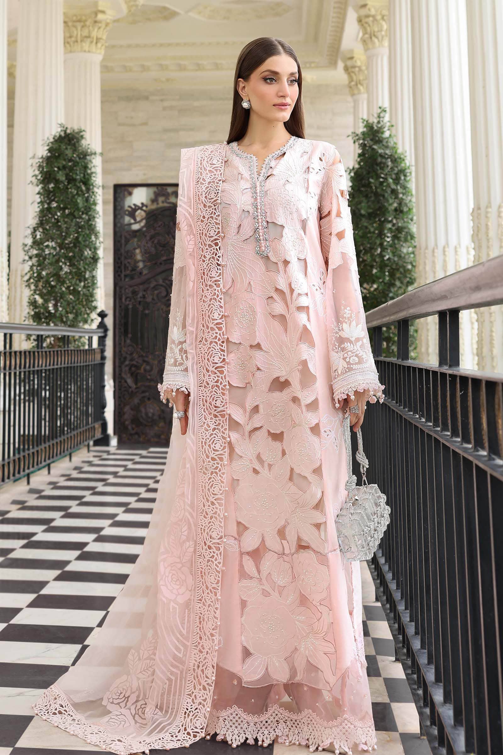img_maria_b_eid_lawn_26_awwal_boutique