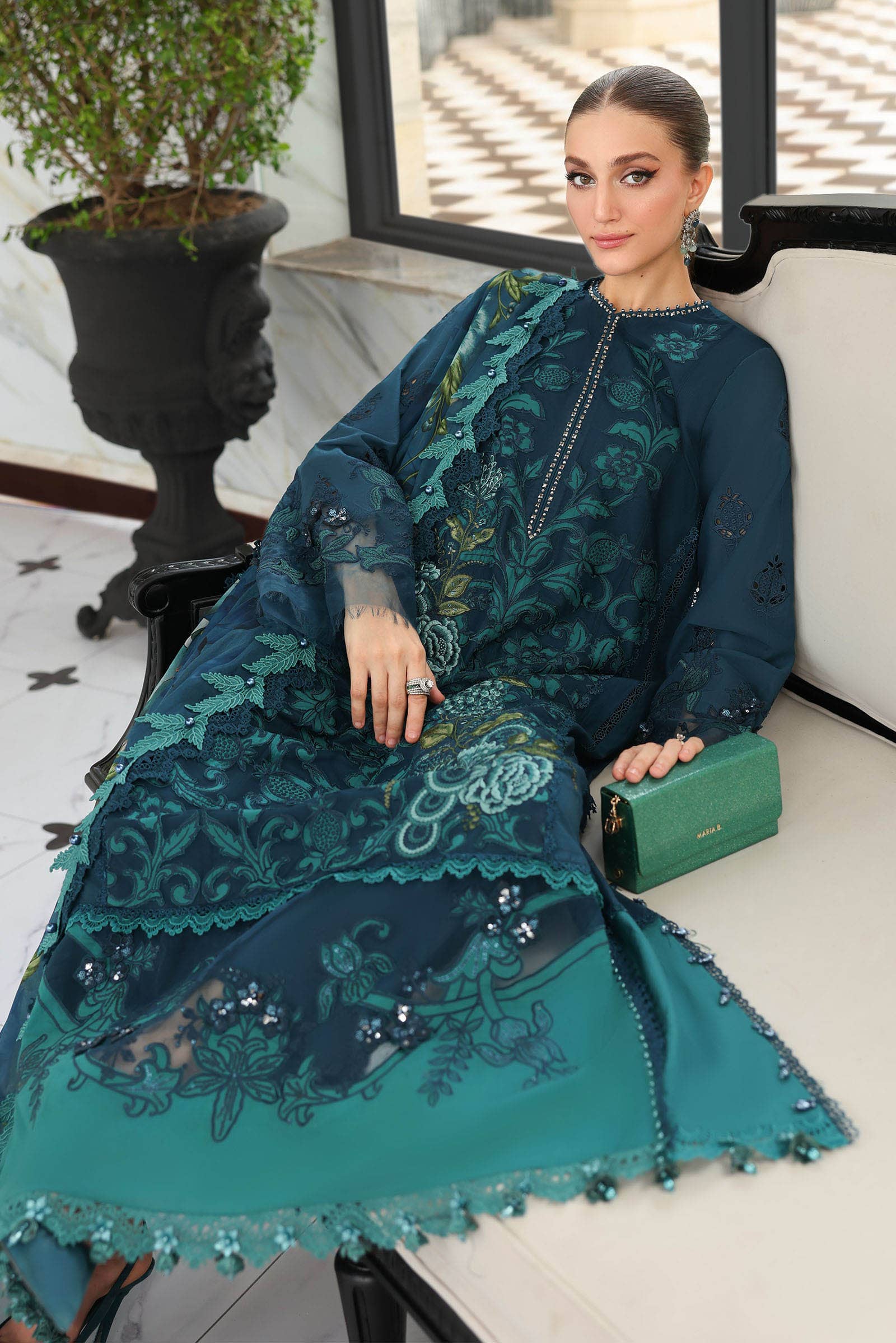 img_maria_b_eid_lawn_26_awwal_boutique