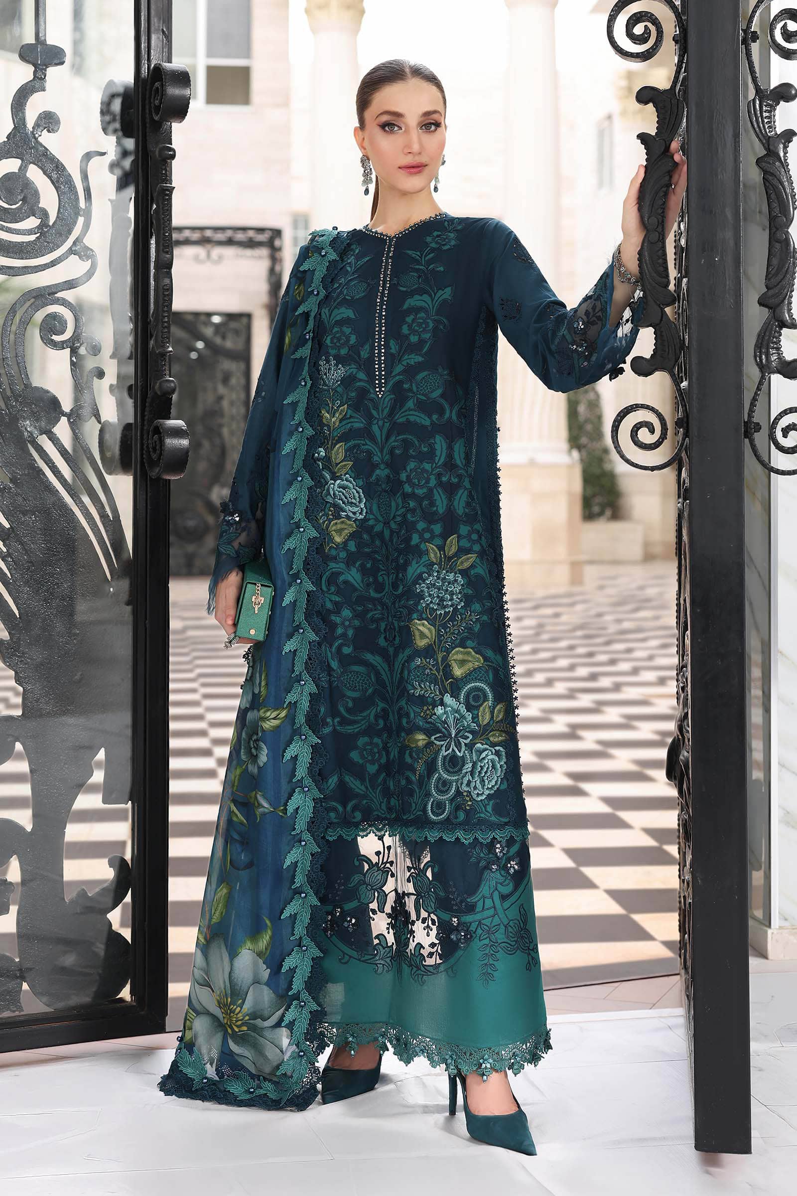 img_maria_b_eid_lawn_26_awwal_boutique