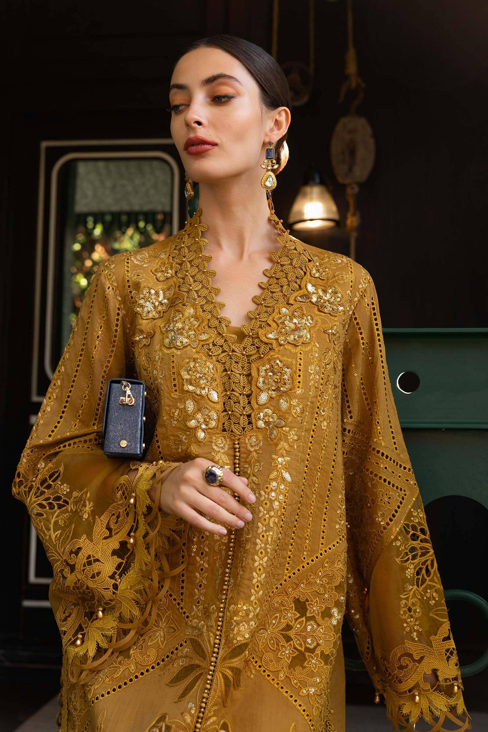 img_maria_b_eid_lawn_26_awwal_boutique