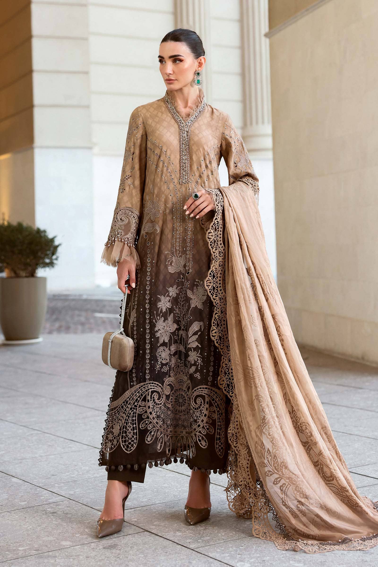 img_maria_b_eid_lawn_26_awwal_boutique