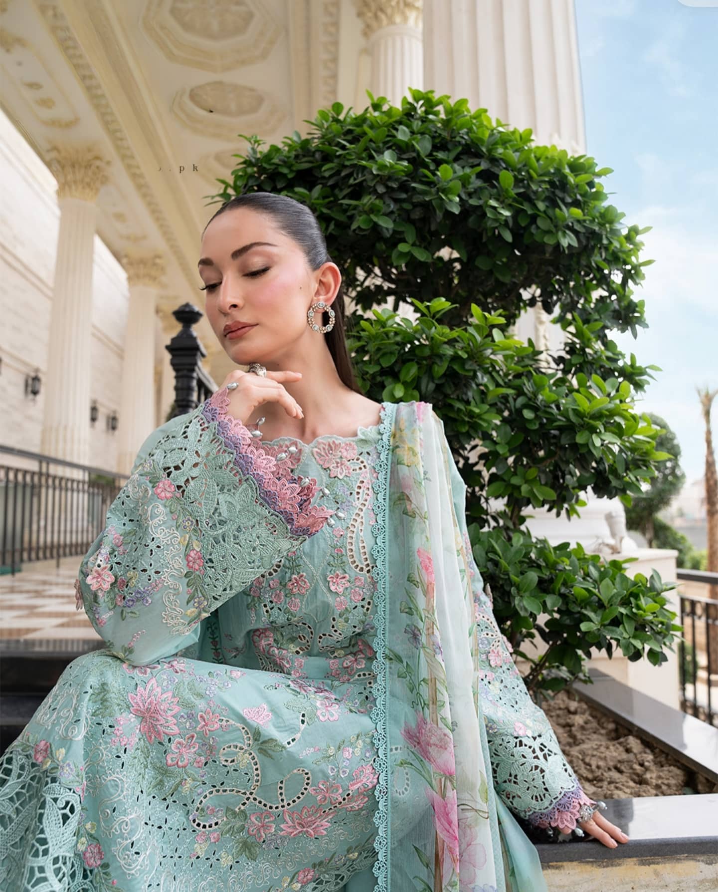 img_maria_b_luxury_lawn_awwal_boutique