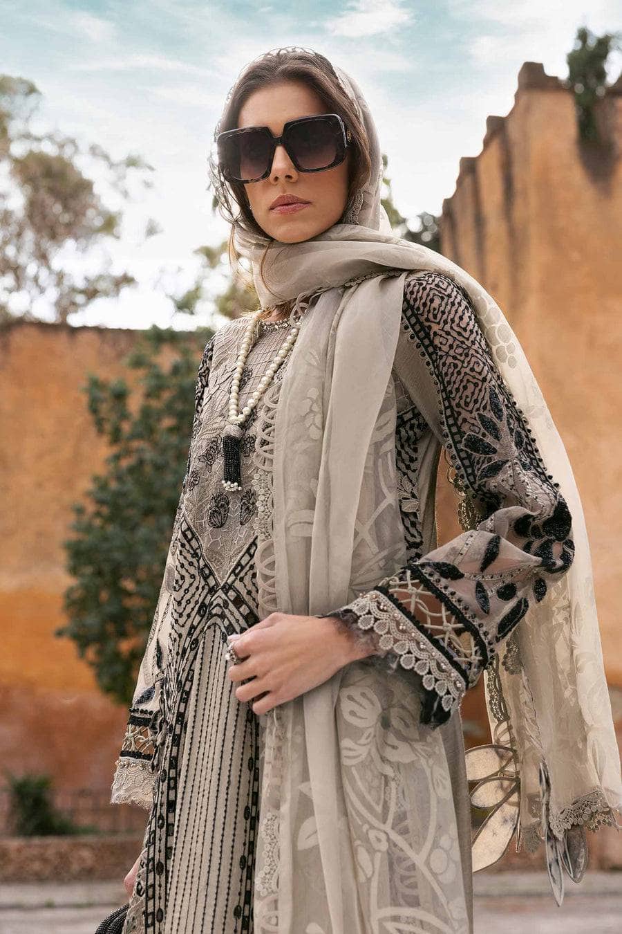 img_maria_b_lawn_awwal_boutique