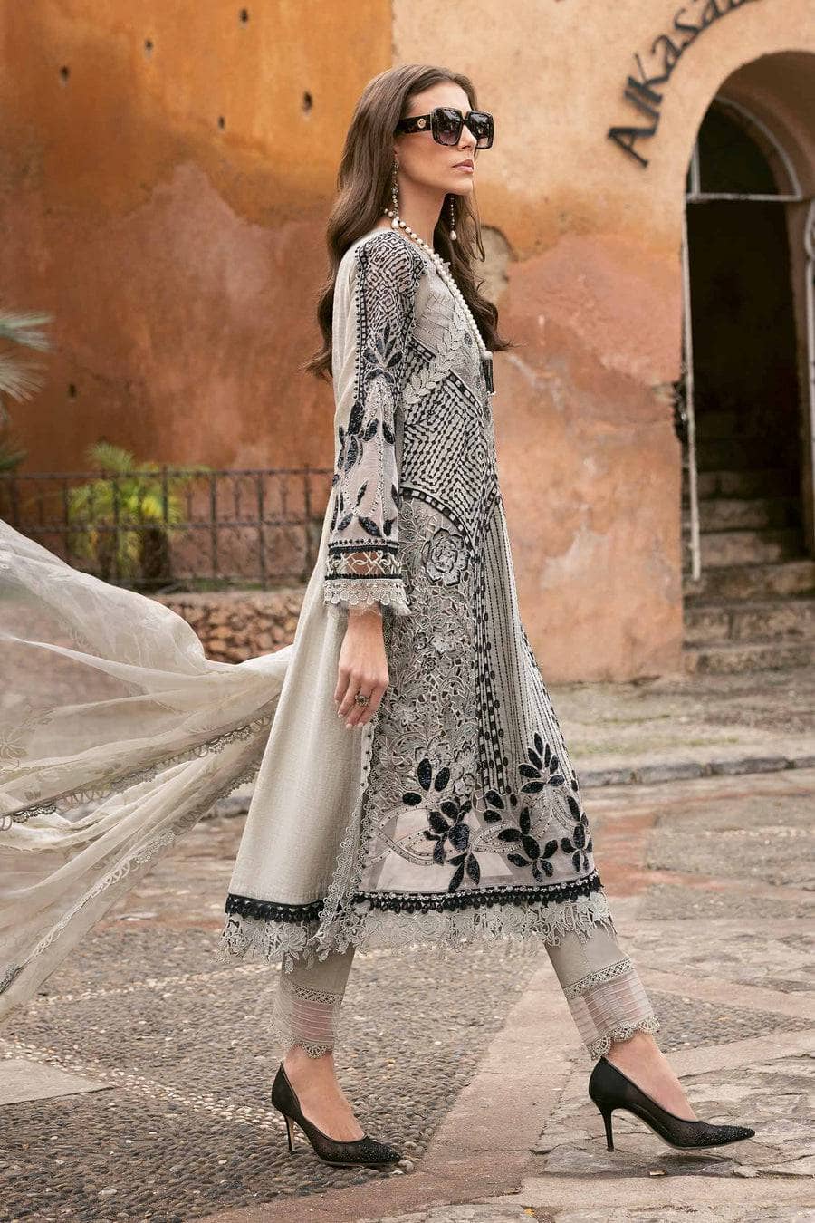 img_maria_b_lawn_awwal_boutique
