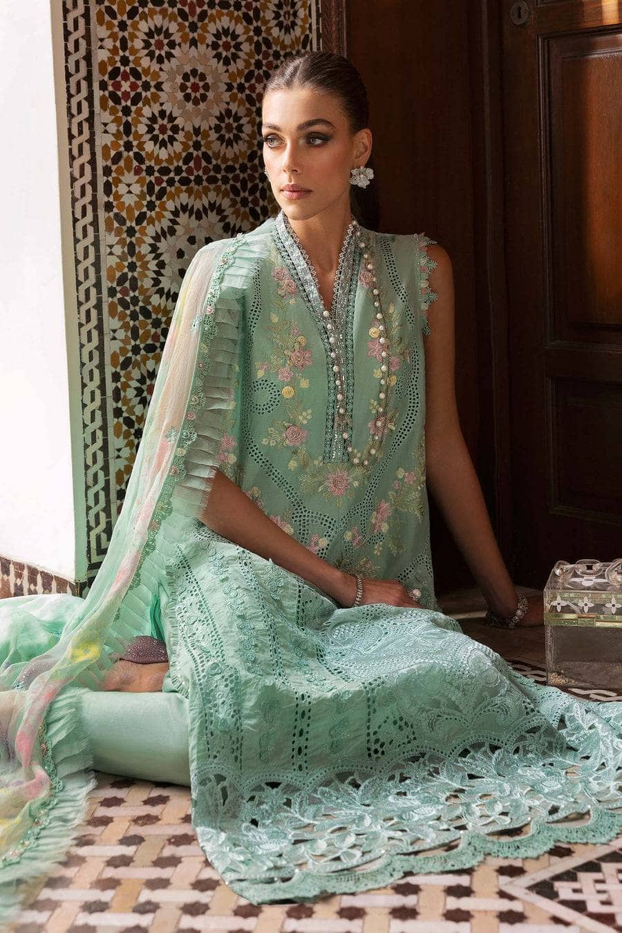 img_maria_b_lawn_awwal_boutique