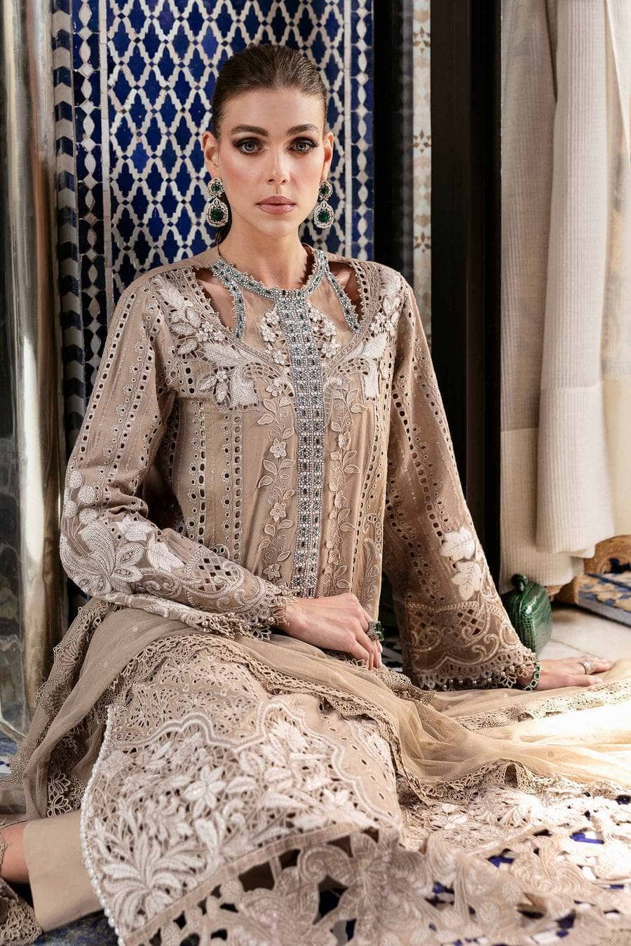 img_maria_b_lawn_awwal_boutique
