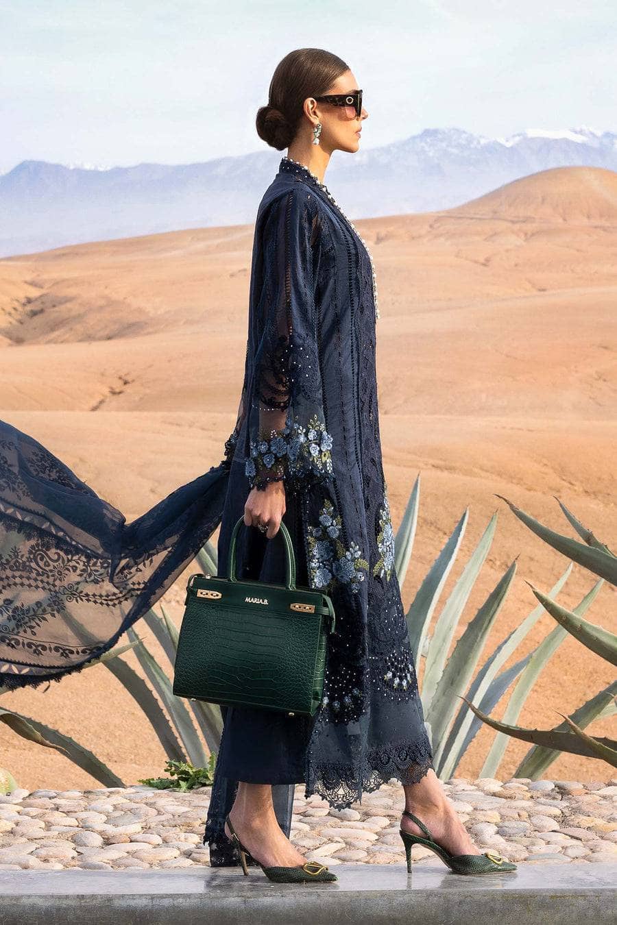 Maria B Lawn Pakistani Suit Restocked/Maria B Luxury Lawn 25/4B/Navy Blue