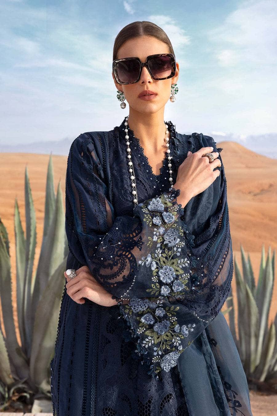 Maria B Lawn Pakistani Suit Restocked/Maria B Luxury Lawn 25/4B/Navy Blue