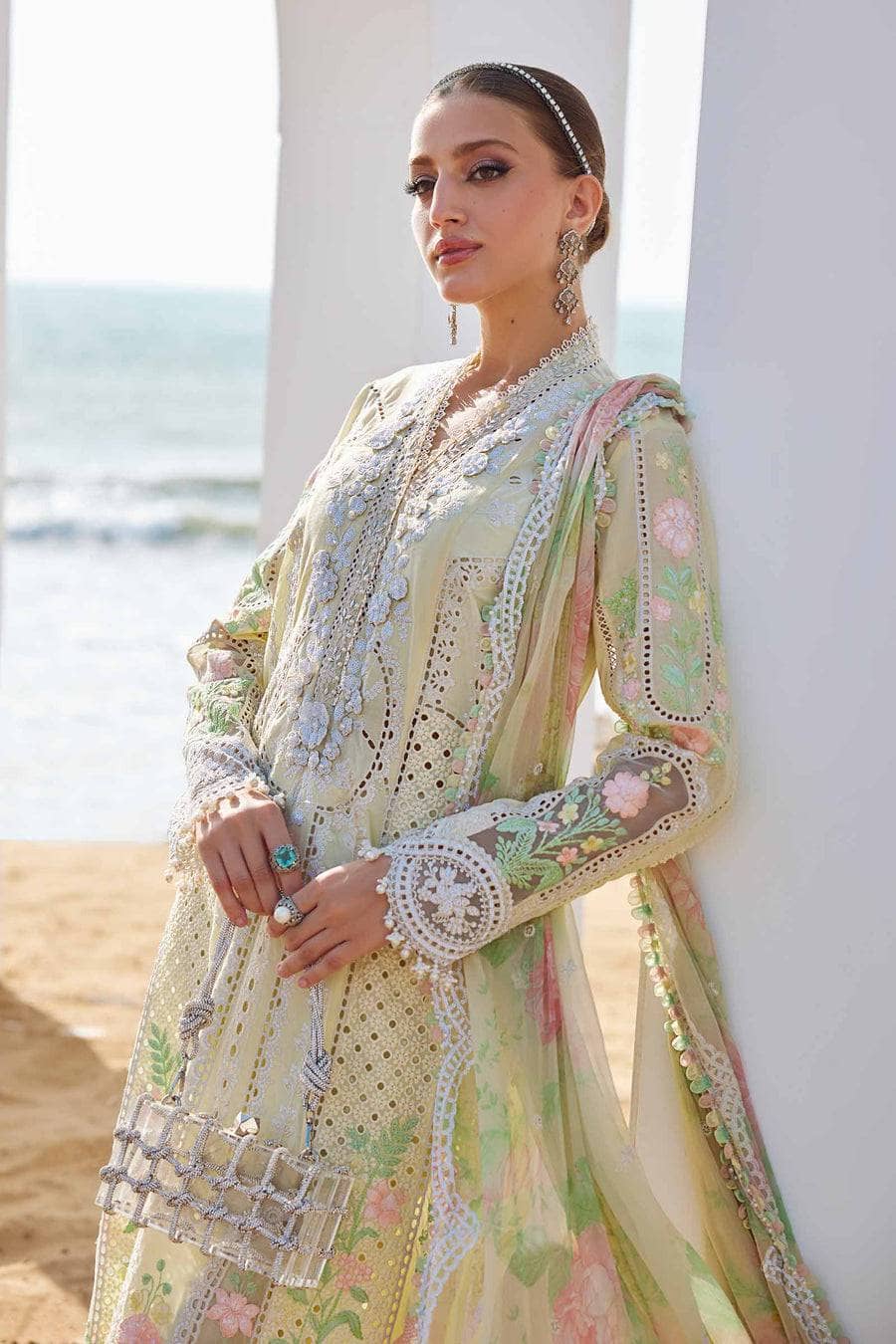 img_maria_b_awwal_boutique