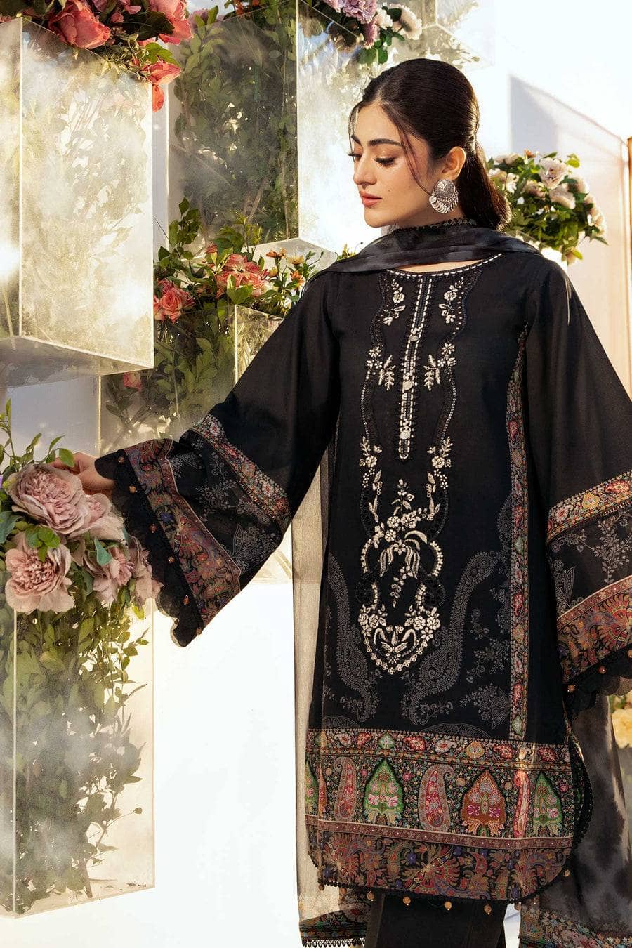 img_maria_b_m_basics_awwal_boutique