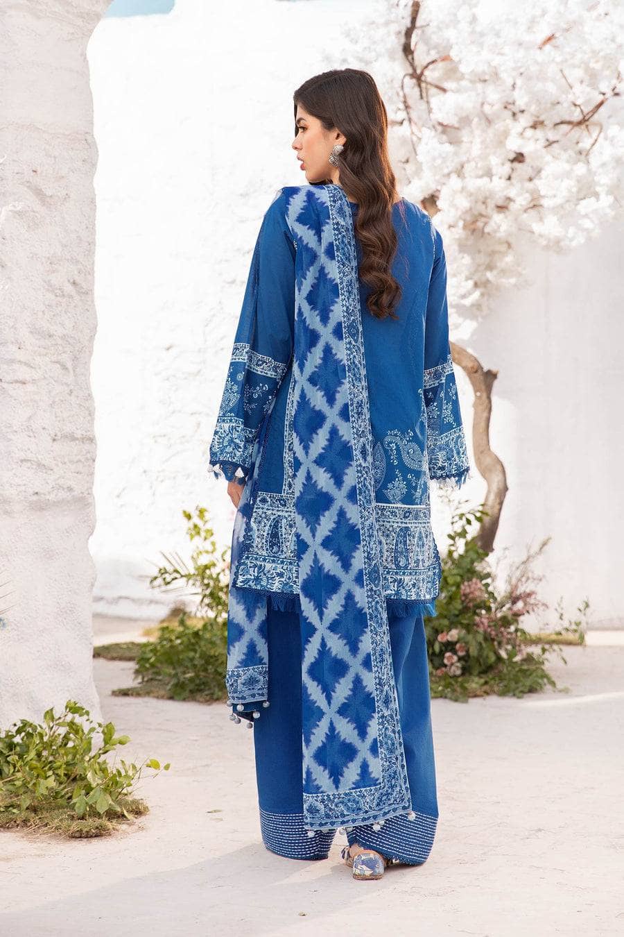 img_maria_b_m_basics_awwal_boutique