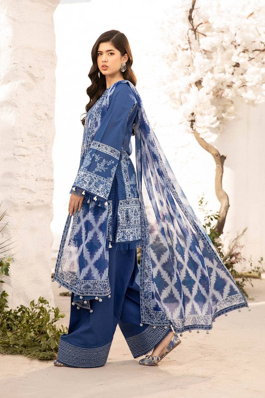 img_maria_b_m_basics_awwal_boutique