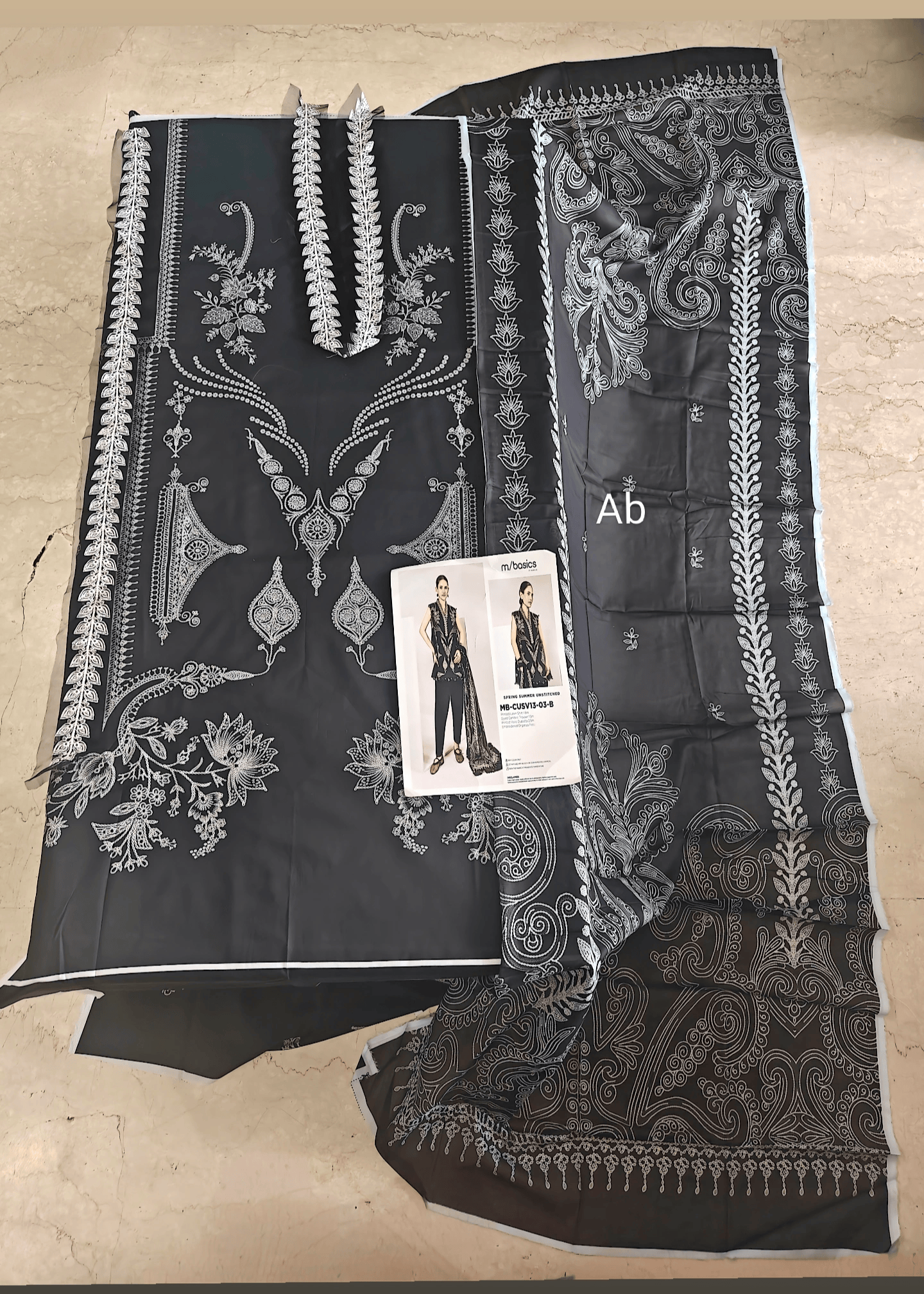 img_maria_b_m_basics_awwal_boutique