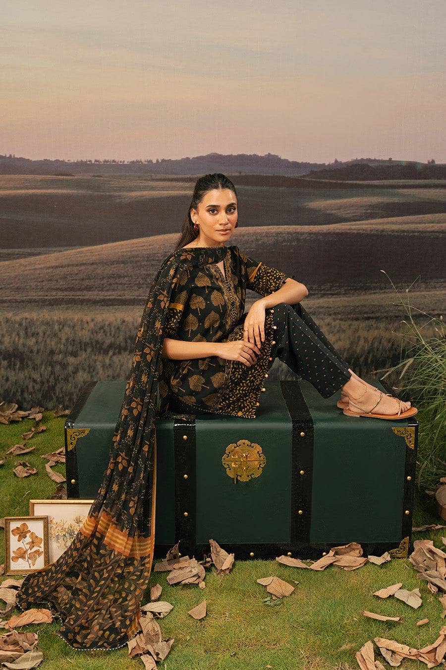 Maria B M Basics 25/Fall-Winter/Embroidered Arabic Lawn Suit | MB-PFUS25-03B/Black