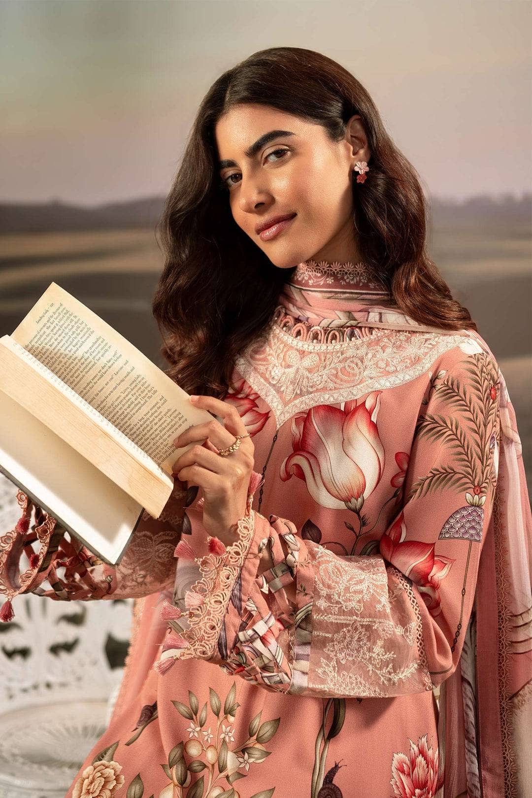 Maria B M Basics 25/Fall-Winter/Embroidered Arabic Lawn Suit | MB-PFUS25-04B/