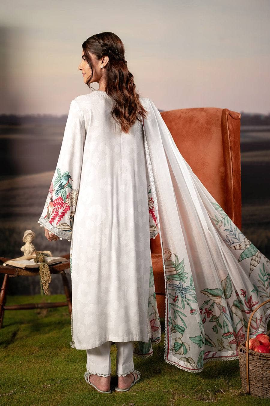 Maria B M Basics 25/Fall-Winter/Embroidered Arabic Lawn Suit | MB-PFUS25-05A