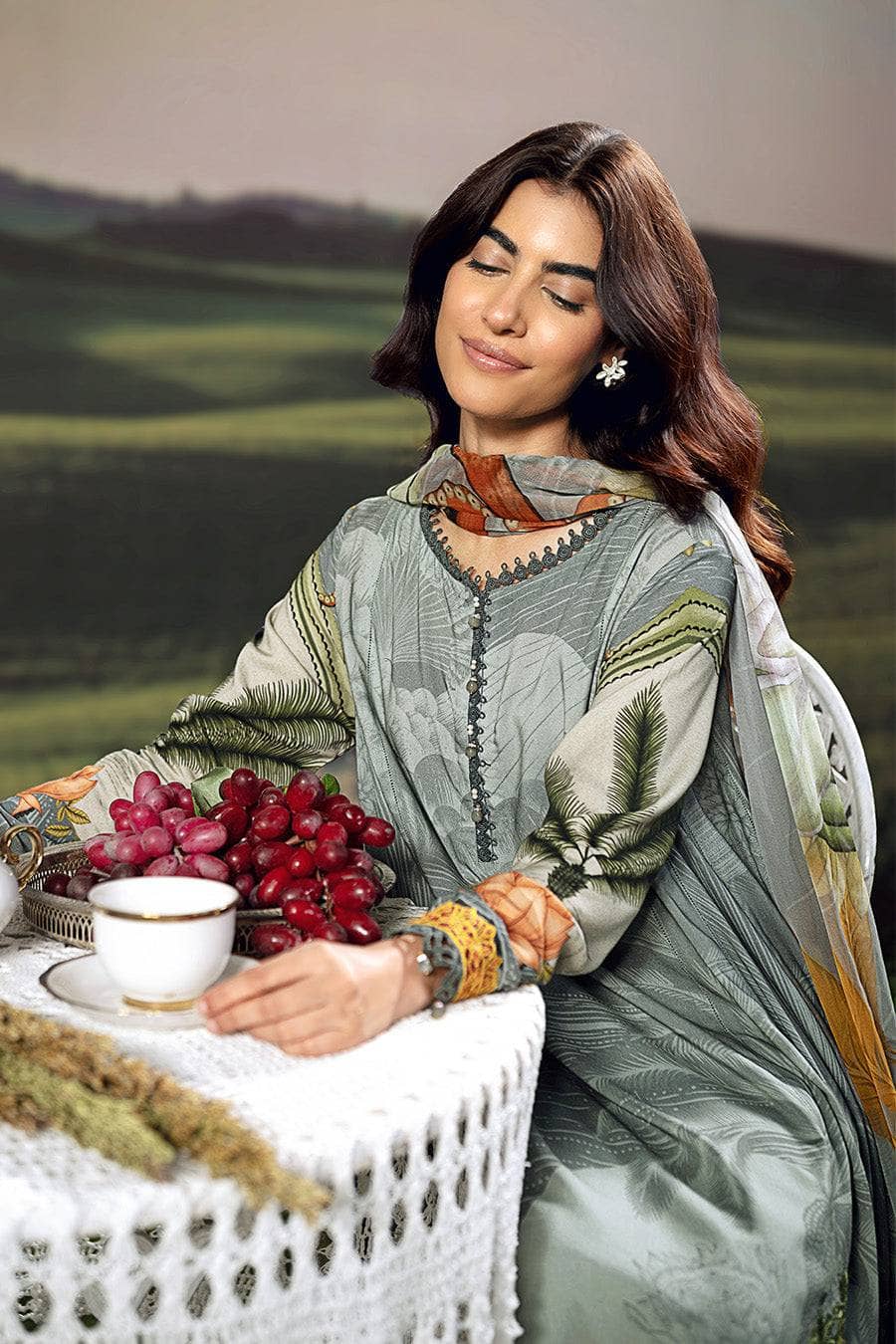 Maria B M Basics 25/Fall-Winter/Embroidered Arabic Lawn Suit | MB-PFUS25-06A/Grey