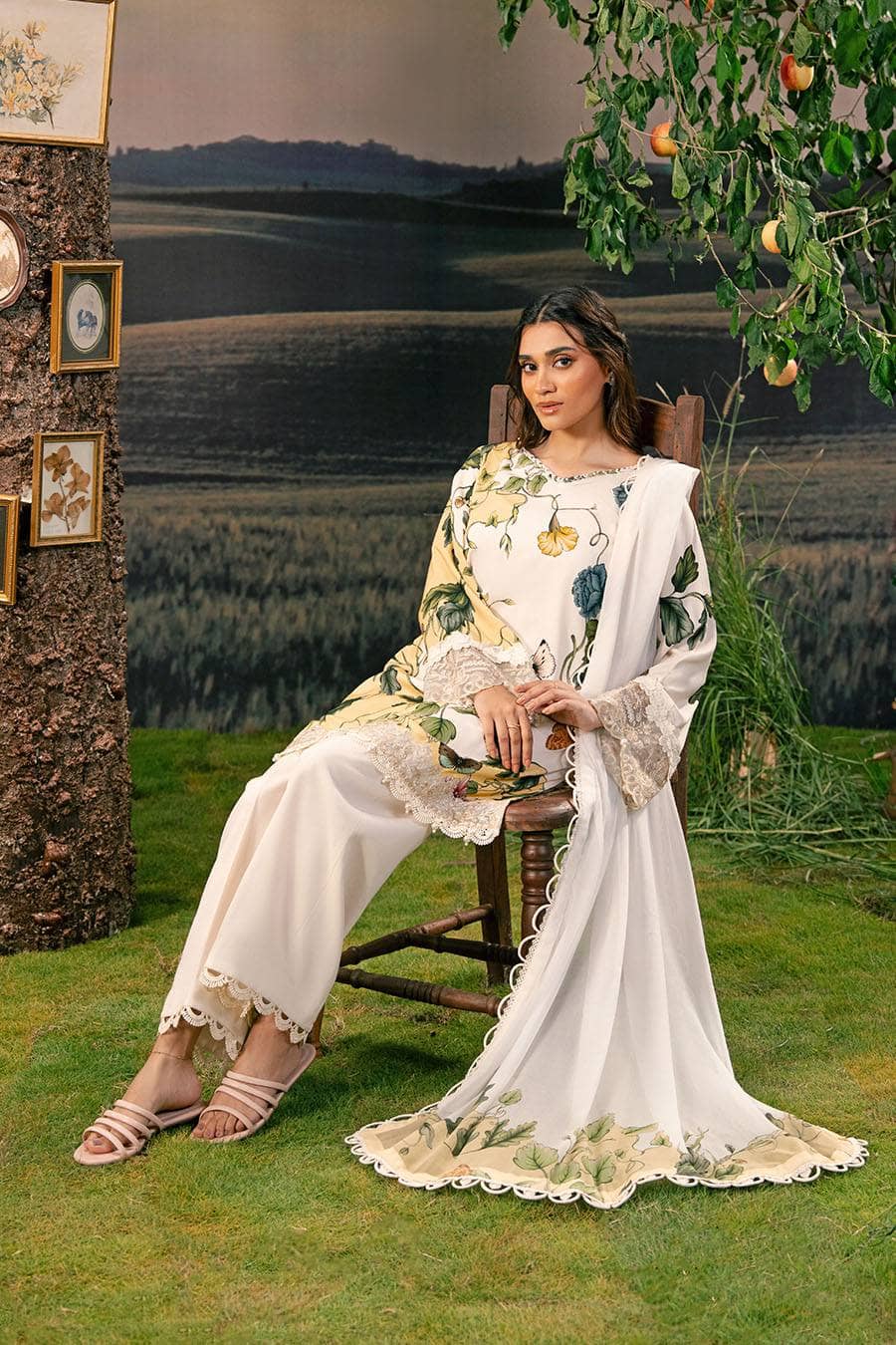 Maria B M Basics 25/Fall-Winter/Embroidered Arabic Lawn Suit | MB-PFUS25-07A/