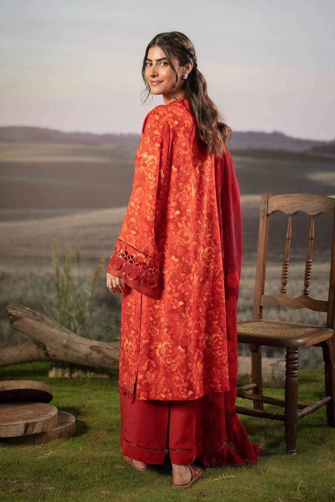 Maria B M Basics 25/Fall-Winter/Embroidered Arabic Lawn Suit | MB-PFUS25-10B/Red