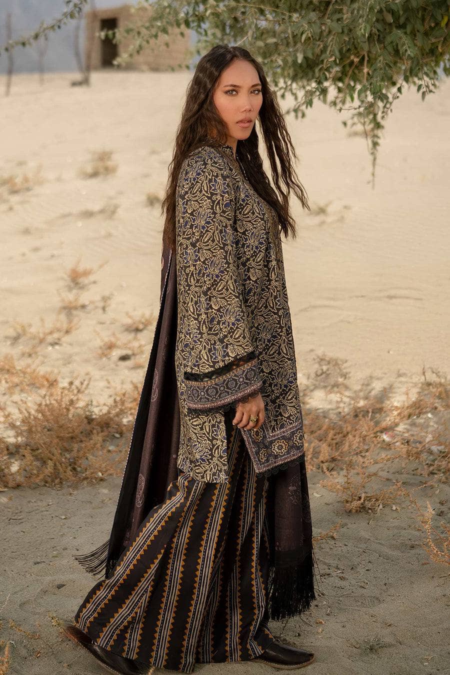 img_maria_b_m_basics_awwal_boutique