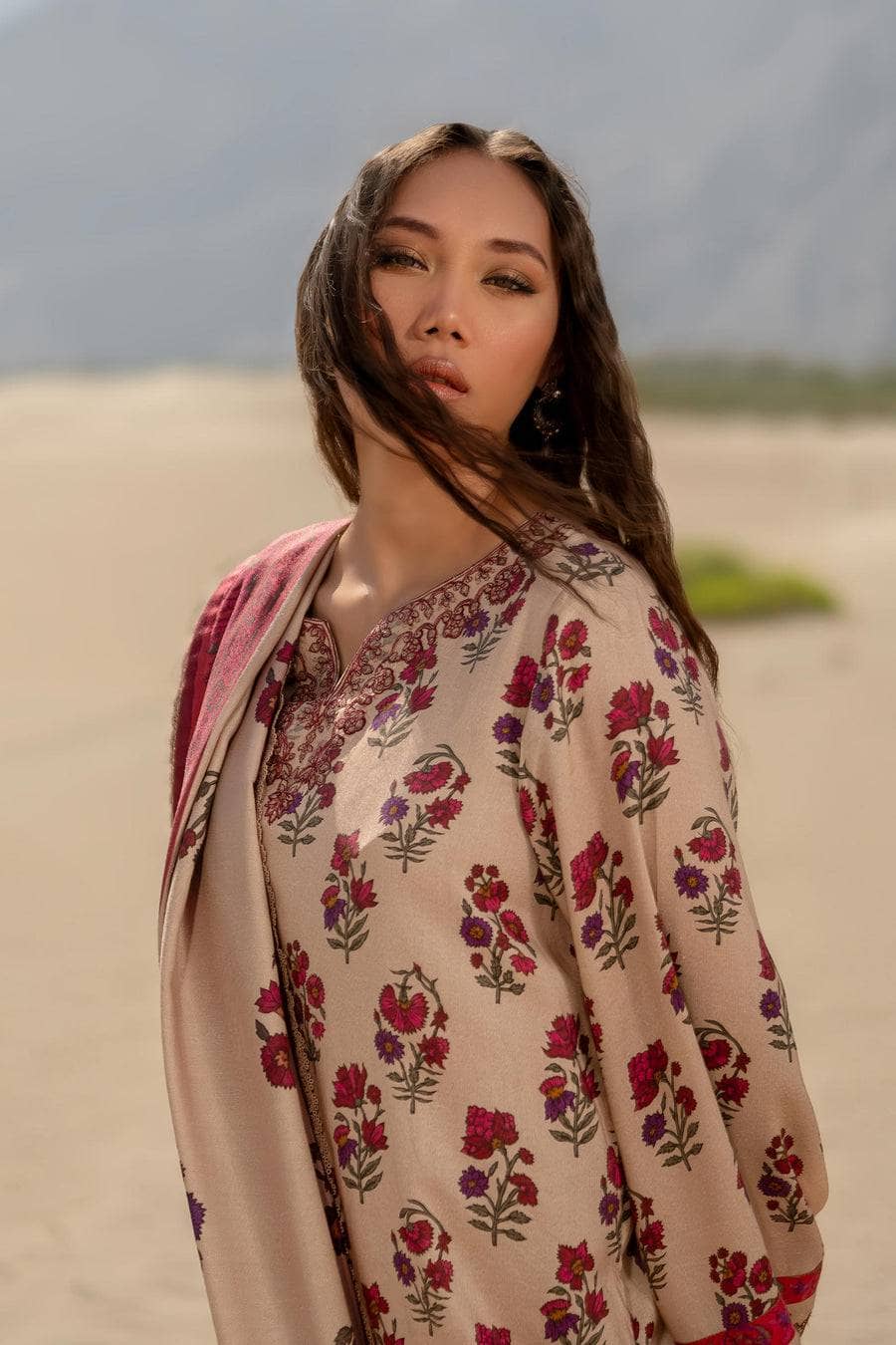 img_maria_b_m_basics_awwal_boutique