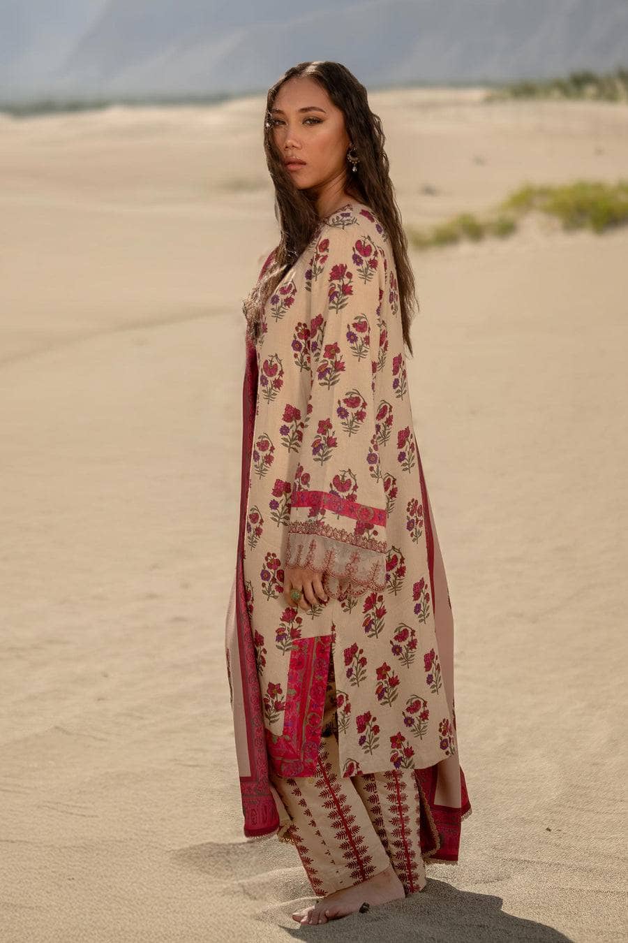 img_maria_b_m_basics_awwal_boutique