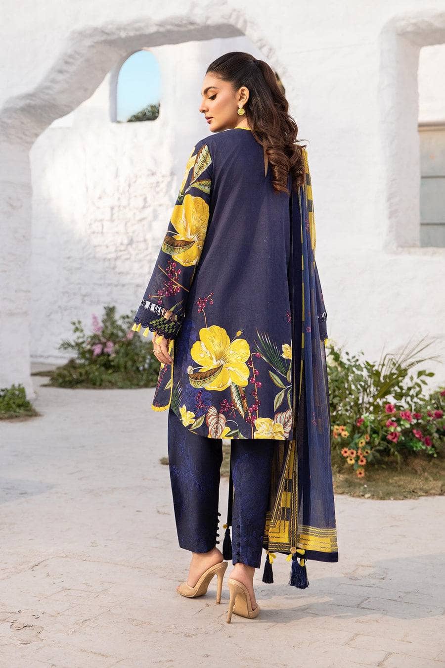 img_maria_b_m_basics_lawn_awwal_boutique
