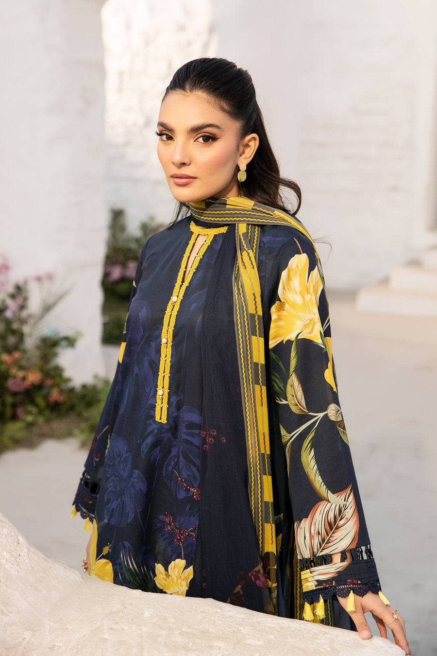 img_maria_b_m_basics_lawn_awwal_boutique