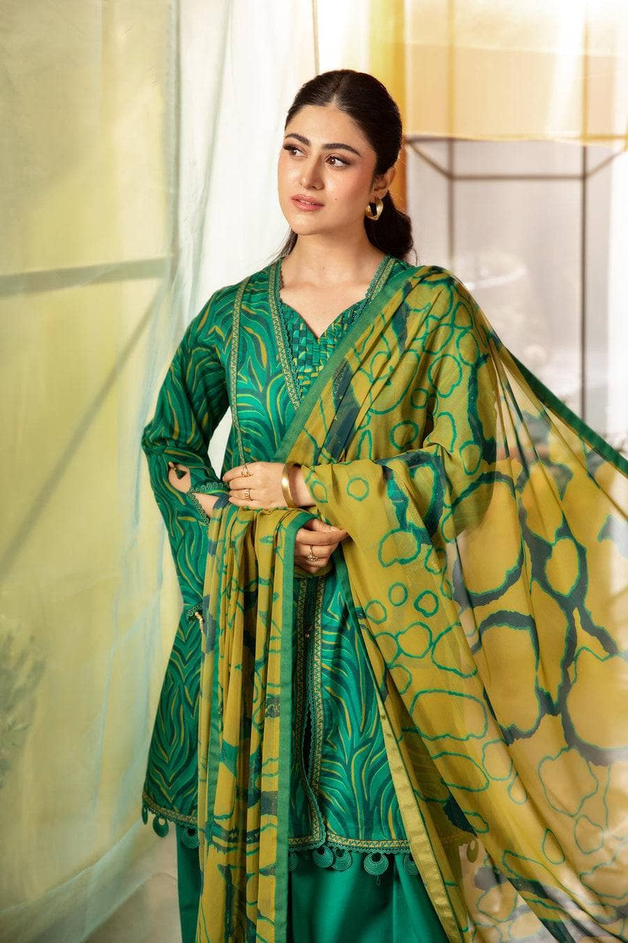 img_maria_b_m_basics_awwal_boutique