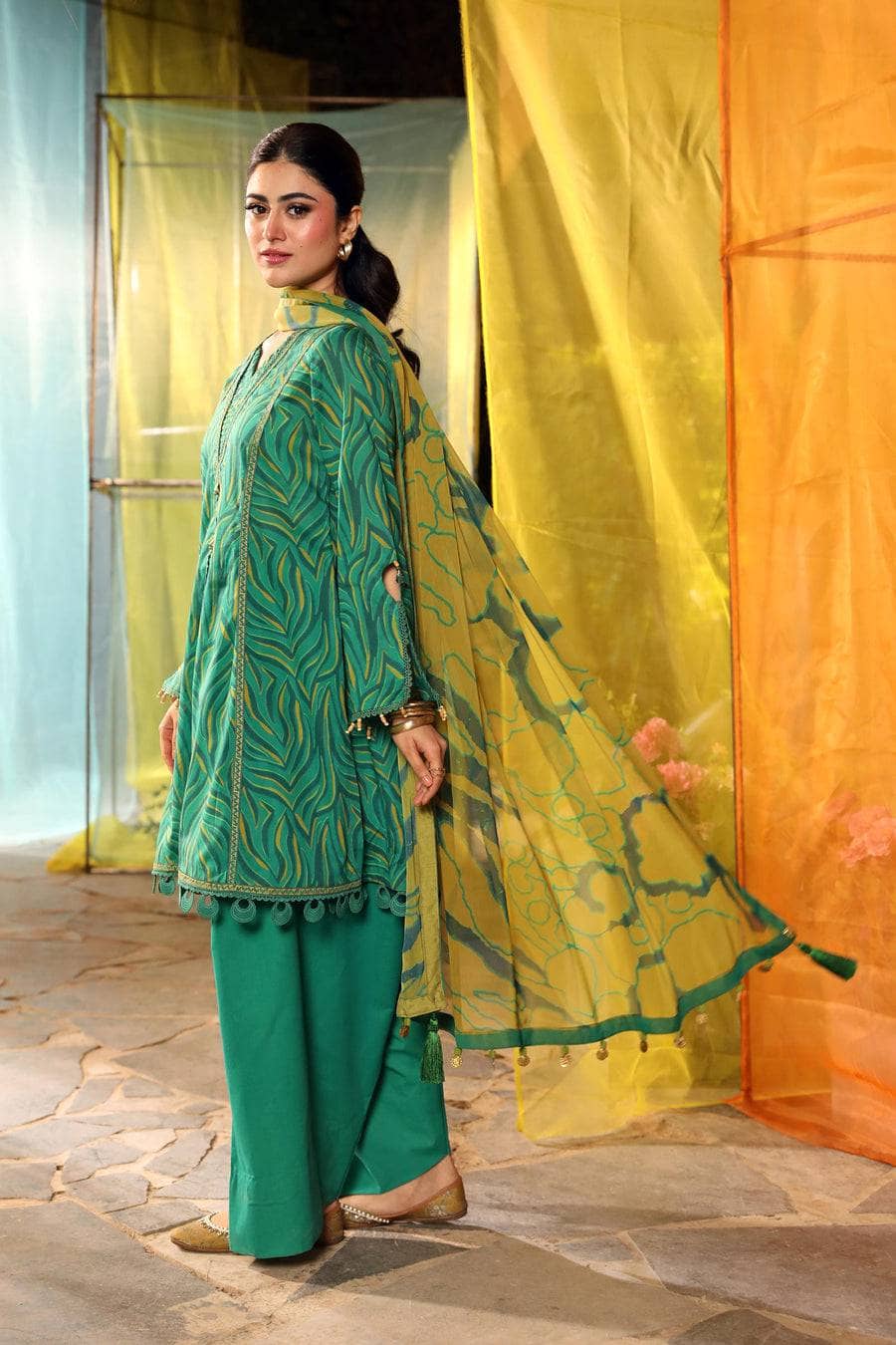 img_maria_b_m_basics_awwal_boutique