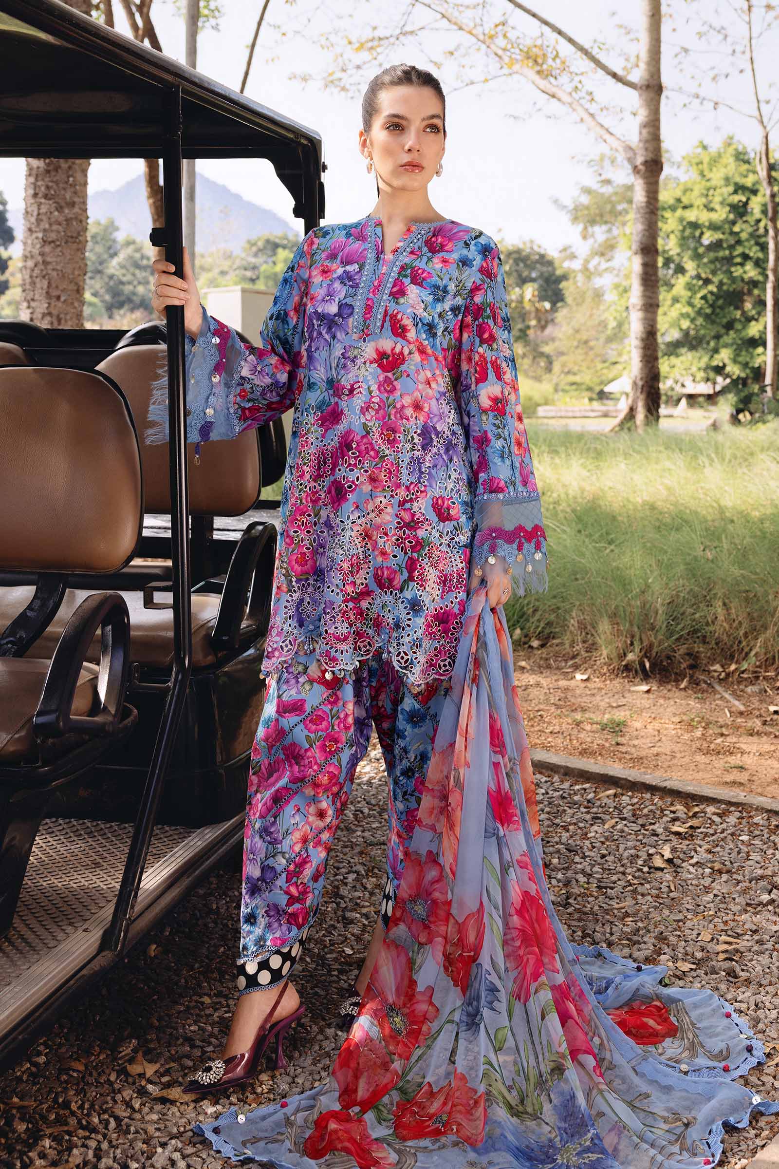 img_maria_b_m_prints_awwal_boutique