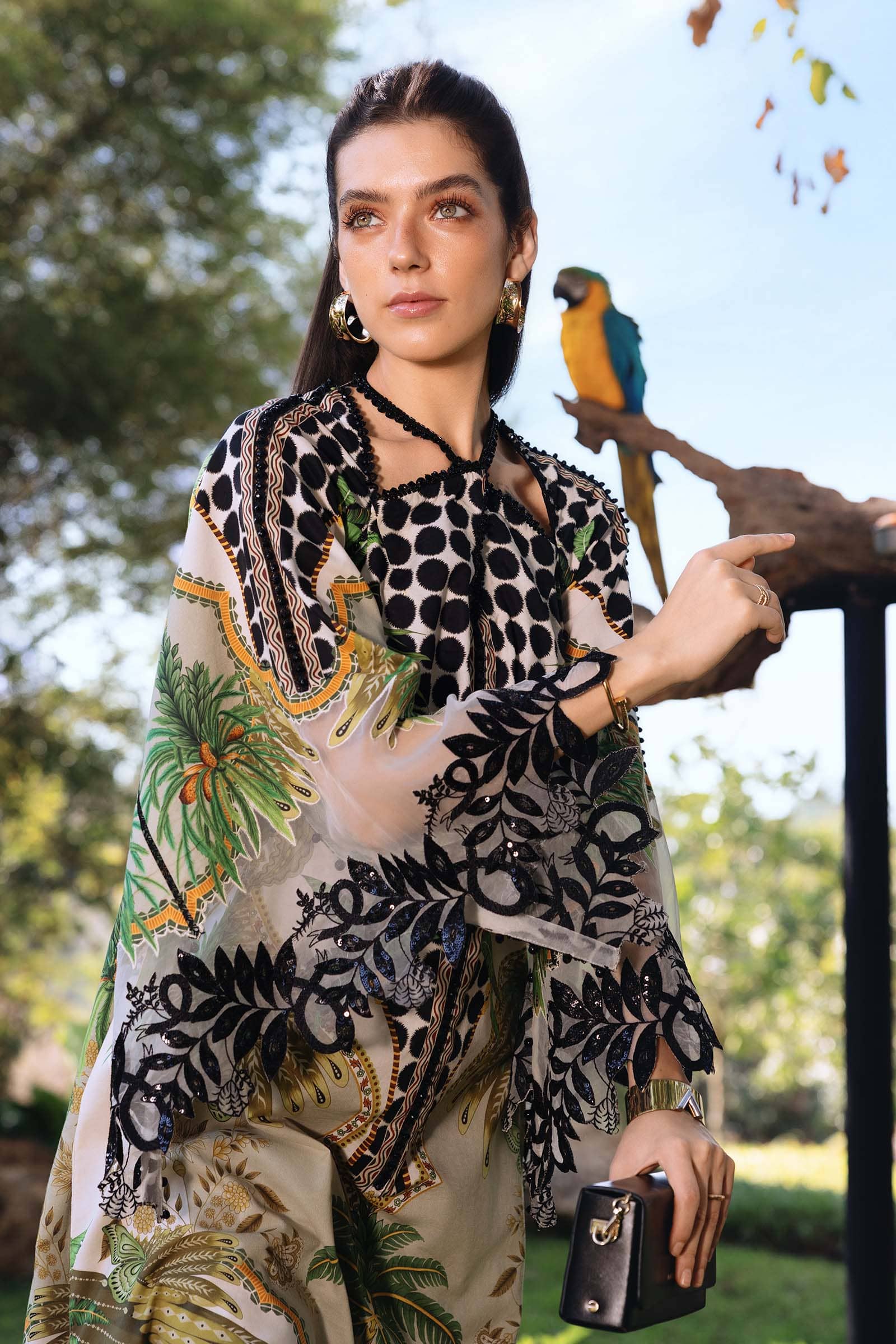 img_maria_b_m_prints_awwal_boutique