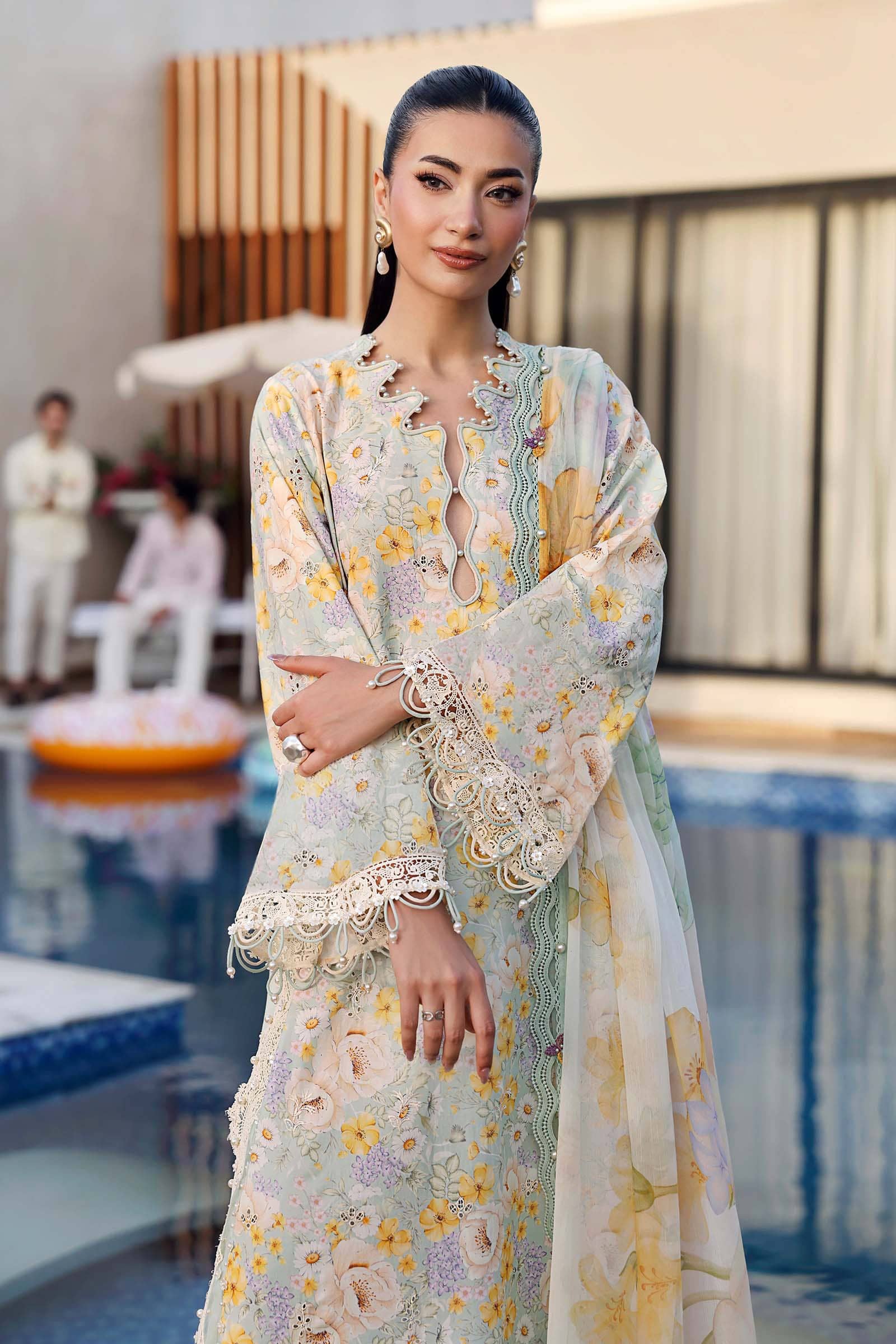 img_maria_b_m_prints_lawn_awwal_boutique